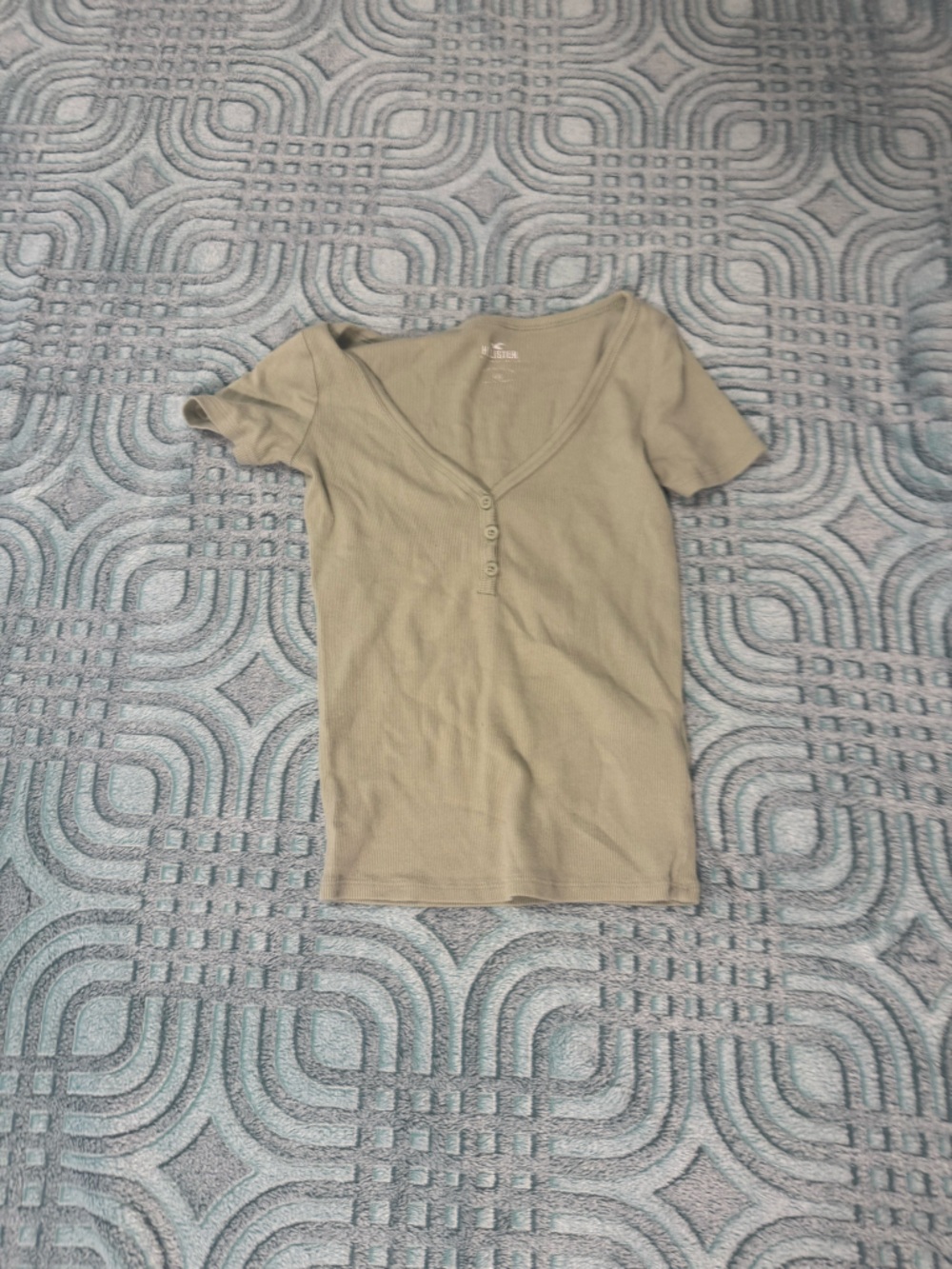 Hollister Ribbed V-Neck Tank in Olive